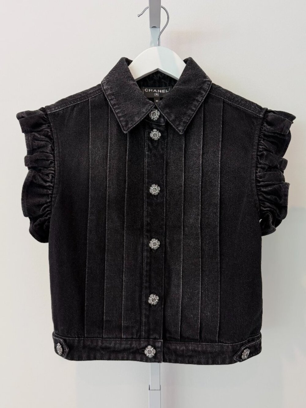 CHANEL 24A BLACK WASH DENIM EMBELLISHED BUTTON COLLARED VEST SIZE FR 36 / US 4